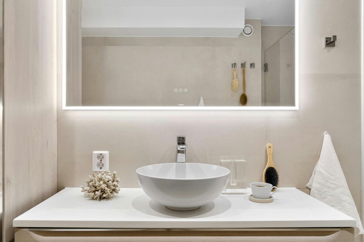 imgi 01 mirror glass hkzwwi9j3z middle