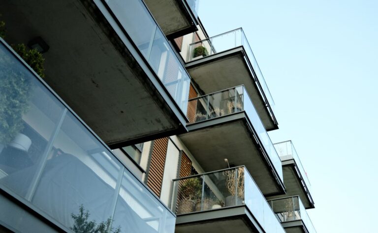 imgi 07 balcony glass wq4kp6n0td middle