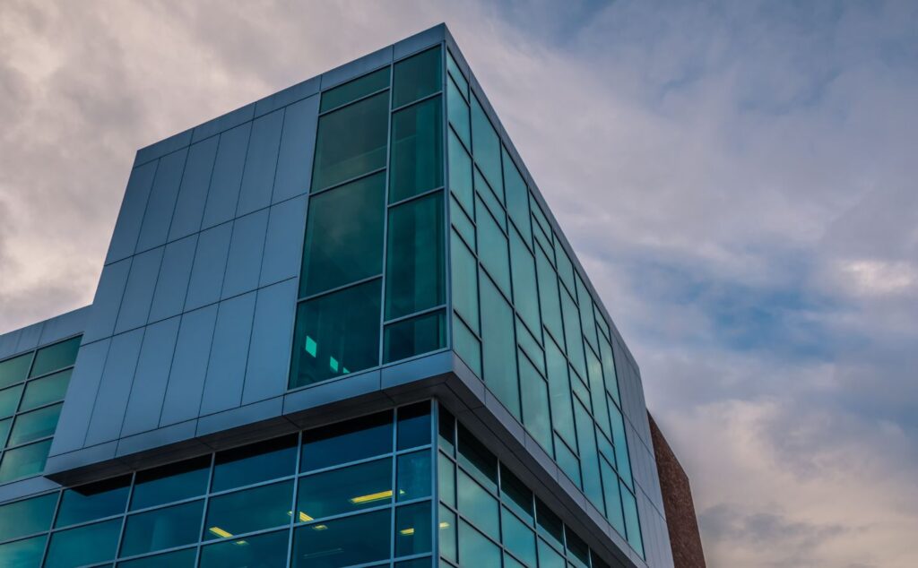imgi 16 laminated glass hq6shxt8d6 middle