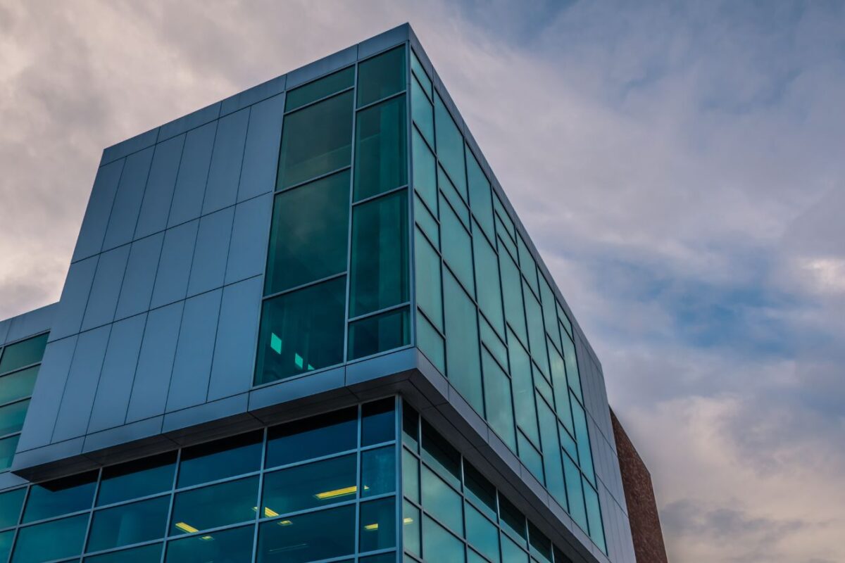 imgi 16 laminated glass hq6shxt8d6 middle