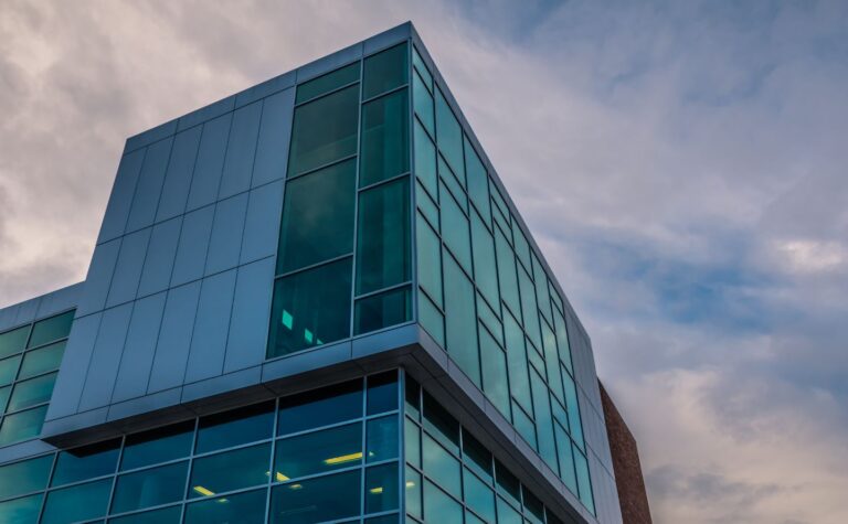 imgi 16 laminated glass hq6shxt8d6 middle