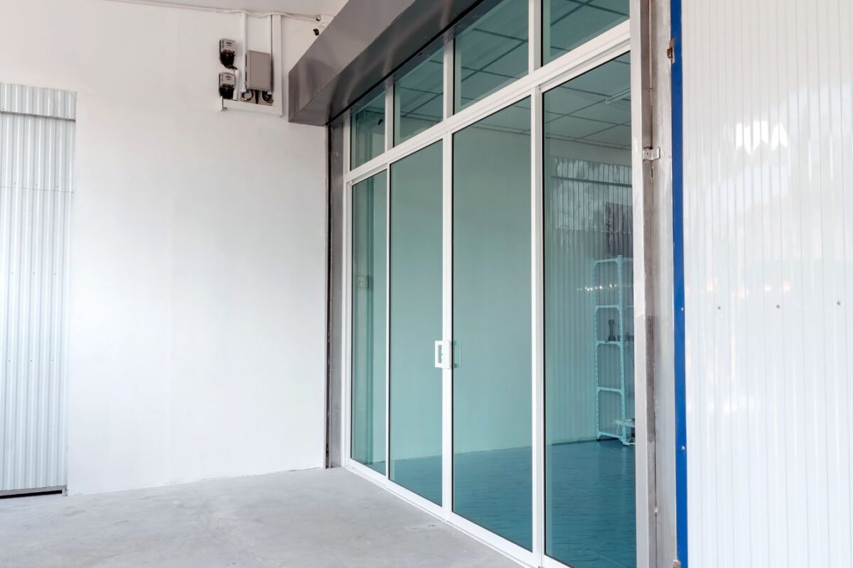 imgi 18 float glass n5hvsofuy5 middle